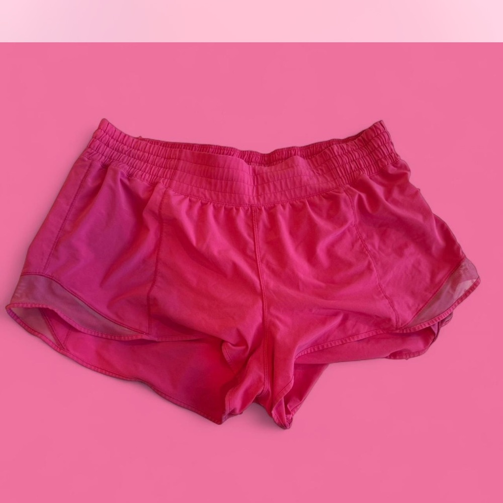 Lululemon Hotty Hot
High-Rise Short 2.5"